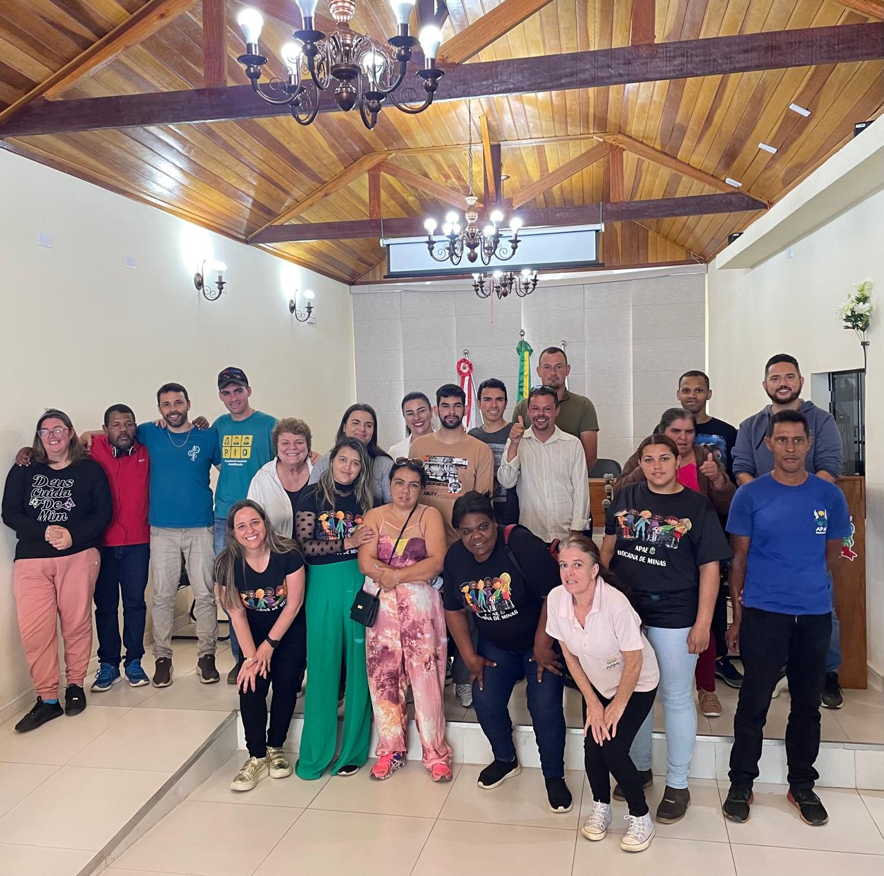 Câmara Municipal de Bocaina de Minas recebe visita da APAE para roda de conversa com Vereadores.